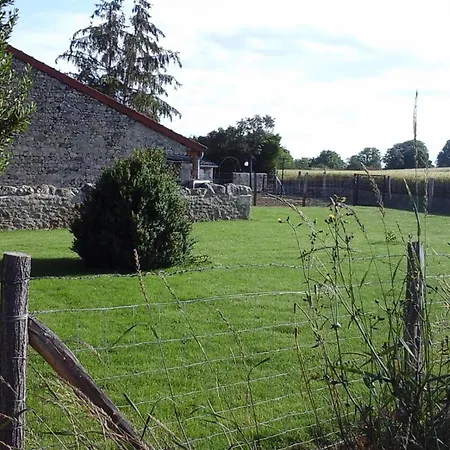Charmante Maison à Avec Jardin Privé - Fr-1-489-363