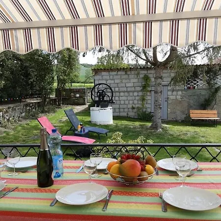 Charmante Maison à Avec Jardin Privé - Fr-1-489-363 Taxat-Senat
