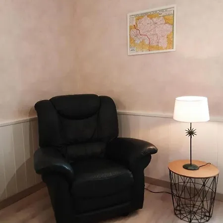 Charmante Maison à Avec Jardin Privé - Fr-1-489-363