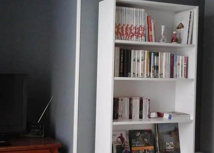 Renovee Avec Terrasse Et Jardin - Fr-1-489-363