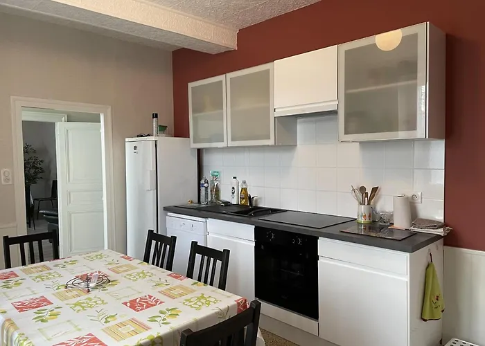 Renovee Avec Terrasse Et Jardin - Fr-1-489-363 * Taxat-Senat