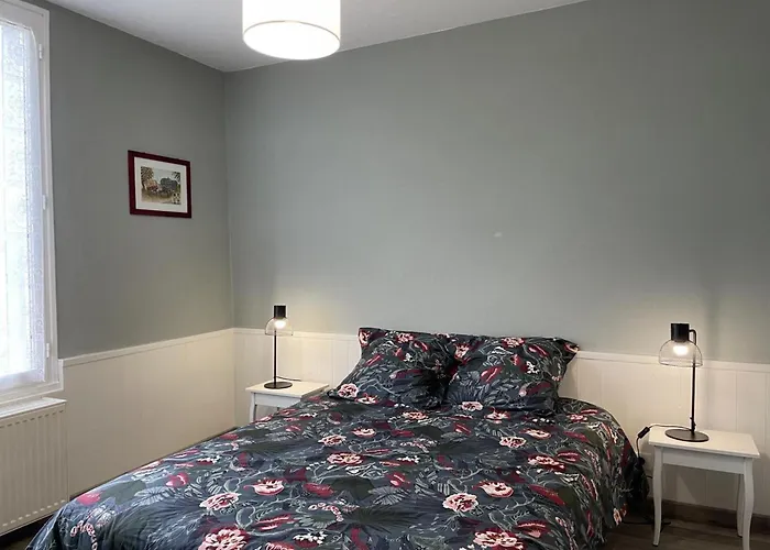 Renovee Avec Terrasse Et Jardin - Fr-1-489-363